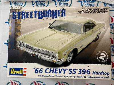 Maquette de voiture en plastique CHEVY NOVA 1966 1/25