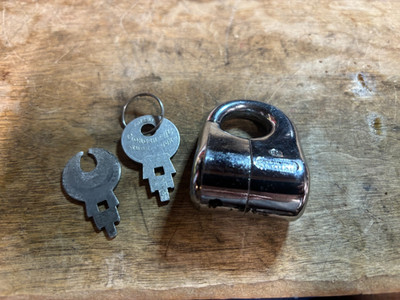 Wise Lock #60 Concentric Tube Lock W/ 2 Keys Made in USA Works VINTAGE Padlock
