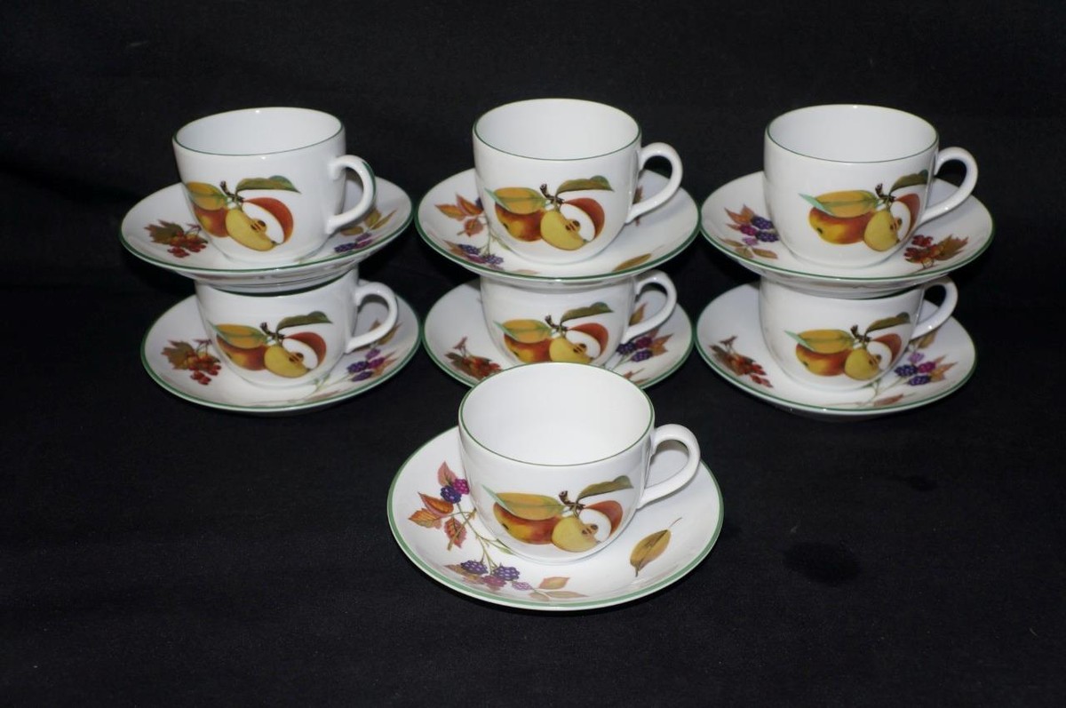 7 Royal Worcester Evesham Vale Cups 2 5/8 7 Royal Worcester Evesham Vale Cups 2 5/8