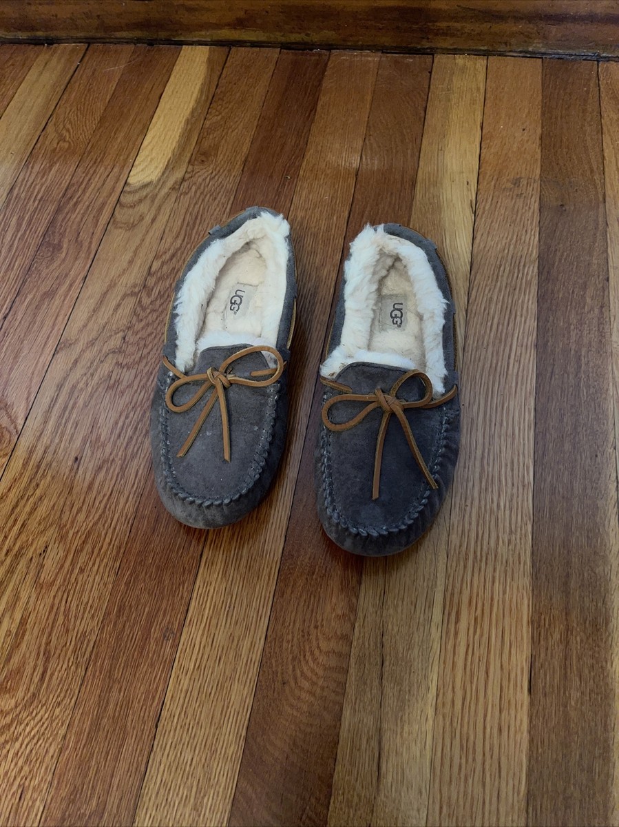 新品　UGG W Dakota 5612 W /TAB UGG Women's Dakota Chestnut Suede Slippers Moccasins 5612