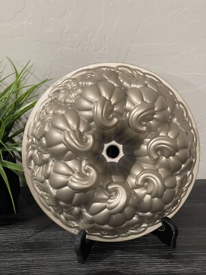 Nordic Ware Harvest Pumpkin Patch Bundt Cake Pan 10 Cup 2.4 L New