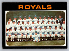 1971 TOPPS #742 KANSAS CITY ROYALS TEAM CARD W/BOB LEMON & LOU PINIELLA