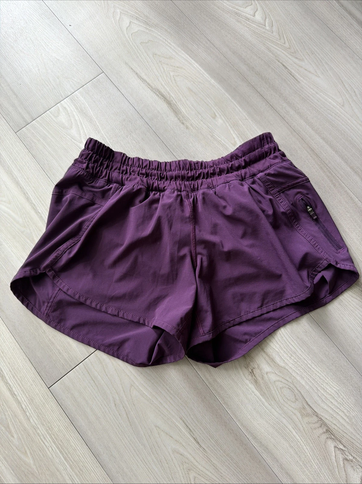 Lululemon Track That Size 6 Midrise ￼