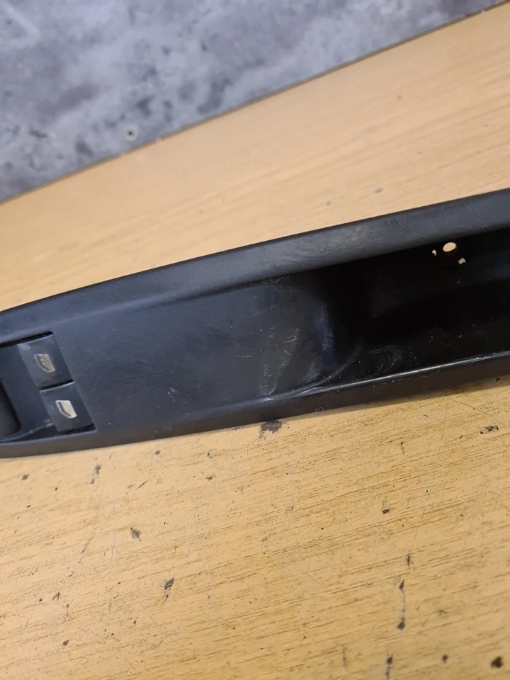 2012 CITROEN B71 C4 MK2 1.6 HDI DRIVER SIDE FRONT WINDOW SWITCH 2 WAY 96657055ZD - Image 3 of 4
