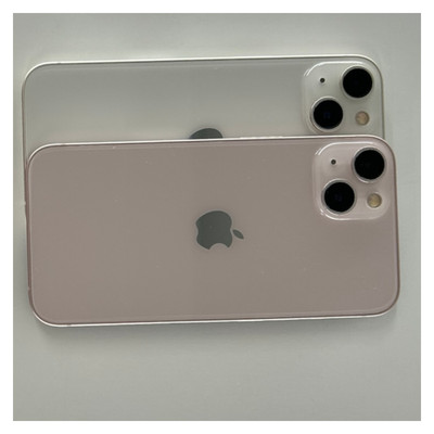 Apple iPhone 13 - Mint Condition, 128GB/256GB/512GB - Pink/Black/White - AT&T 5