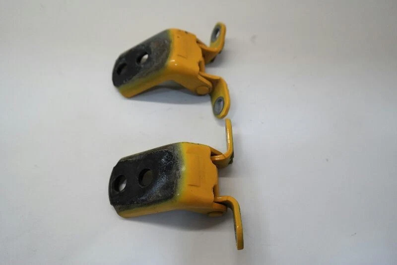 2009-2019 Nissan 370Z Left Driver Side Door Hinge Set - Image 3 of 4