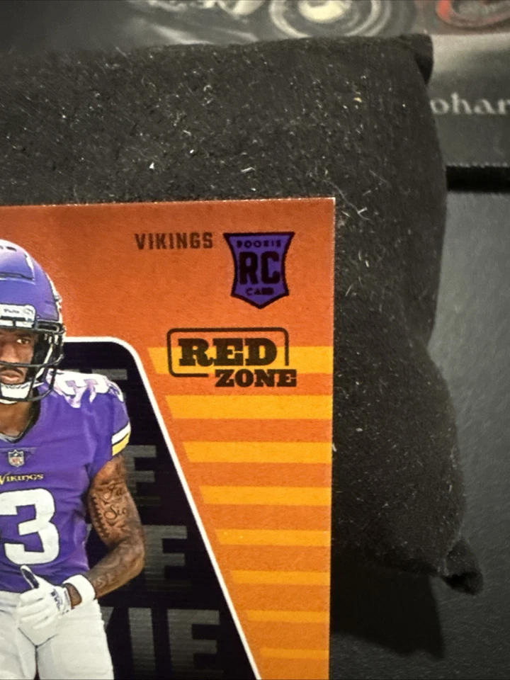 🔥🏈2023 Panini Zenith Jordan Addison Red Zone Auto (RC) GRADE IT NOW, CHEAP! - Image 3 of 4