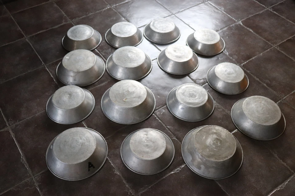 Ancien saladier en alu , récipient de marché pour pesage gros lot - Photo 4/4