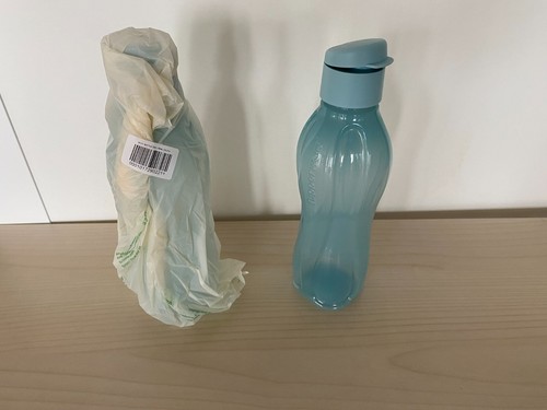 Tupperware Eco Lot de 4 bouteilles/gourdes avec bouchons à rabat vissés