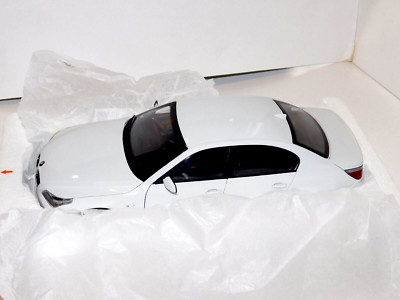BMW 545 5 Series E60 SEDAN 2006 KYOSHO 08591W 1:18 | eBay