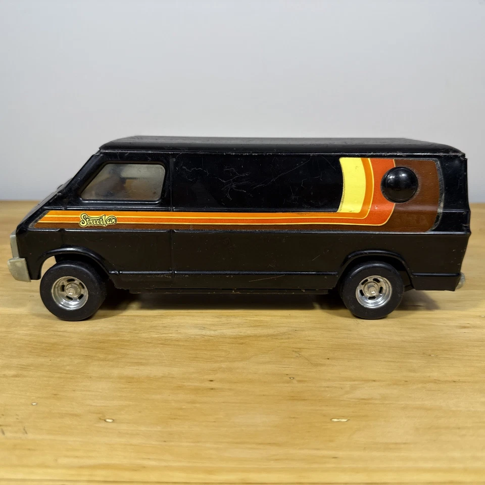 Dodge Street Van ERTL escala 1/18 vintage 11"" negro con ventana burbuja acero Foto 4 de 4