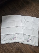 Vintage Set Of 2 Hand Embroidered Pillow Cases. 34
