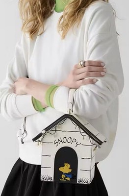 Kate Spade Peanuts X KSNY Snoopy 3D Dog House Crossbody NWT 