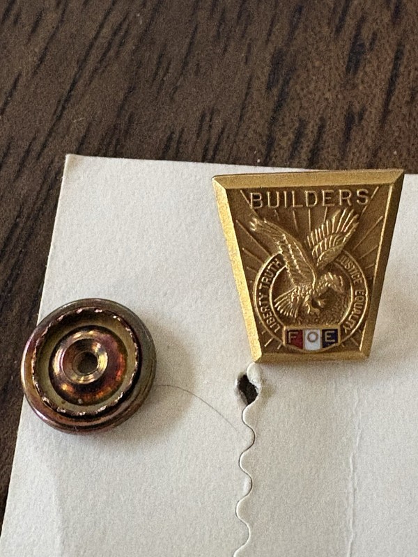 Vintage F O E  Builders Screw Back Fraternal Order Of Eagles  Lapel Pin