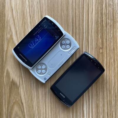 Sony Ericsson XPERIA PLAY R800i Black White Android Game GSM