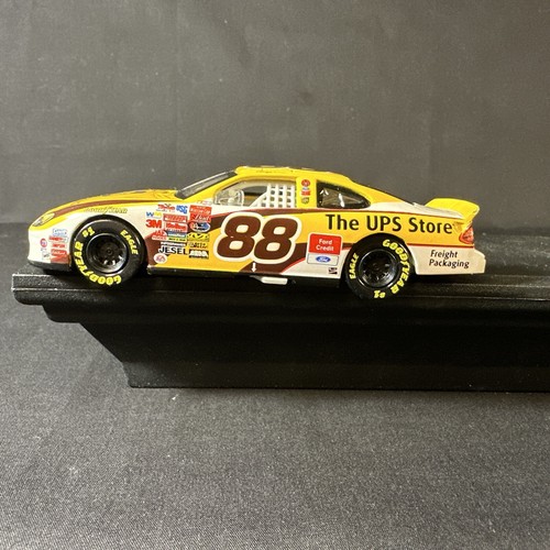 2003 Dale Jarrett #88 UPS Store 1:43 Scale Action Ford Taurus Diecast - Picture 4 of 14