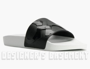 ferragamo flip flops mens