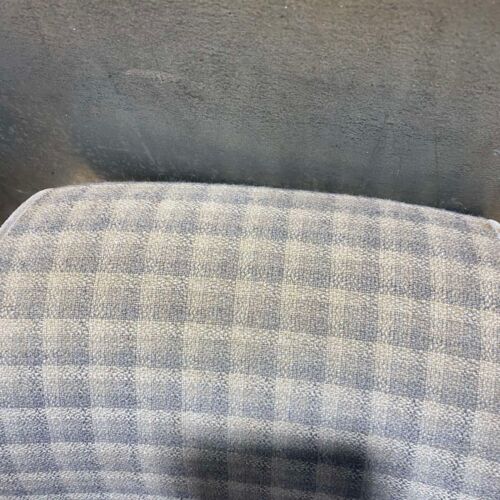 Mercedes-Benz W124 S124 Interior Gray Front Left & Right Seat Head Rest Set - Picture 3 of 10