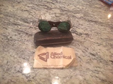 VTG AMERICAN OPTICAL AO SAFETY GLASSES GOGGLE SUNGLASS MOTORCYCLE METAL CASE