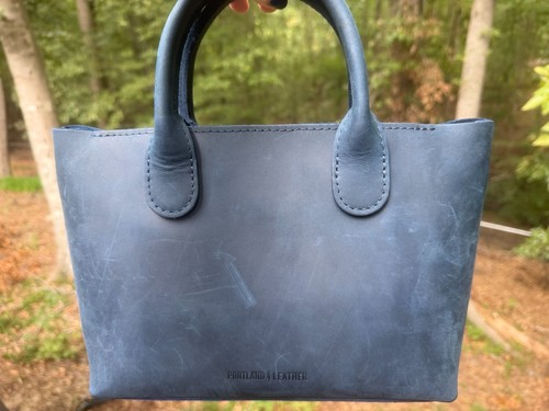Portland Leather Goods Raindrop crossbody~ Almost Perfect line~ EUC!