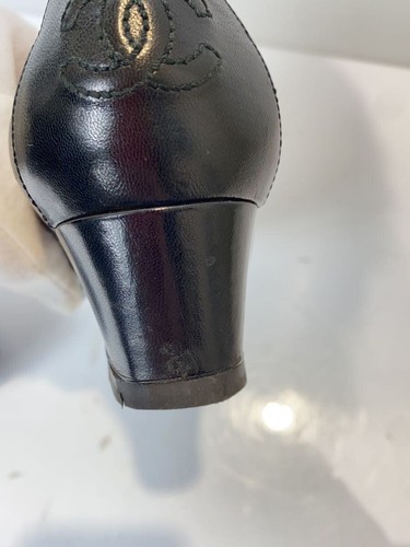 CHANEL Pumps 34.5 BLK Leather Has Discoloration in Inside Toe and Scratches - Picture 5 of 7