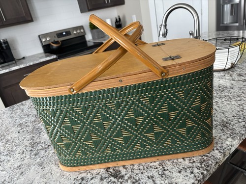 Vintage 1976 Hawkeye by Burlington Basket Company Green & Tan Diamond Weave
