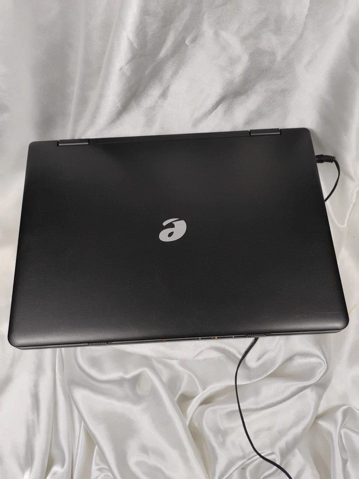 Emachines D620 Laptop Notebook 14.1" 1GB 128GB SSD Windows 7 Office AMD Athlon - Image 3 of 4