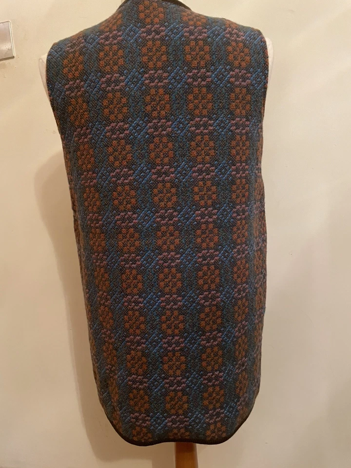 Vintage welsh tapestry blue/orange geometric waistcoat UK 10-12 - Image 4 of 4