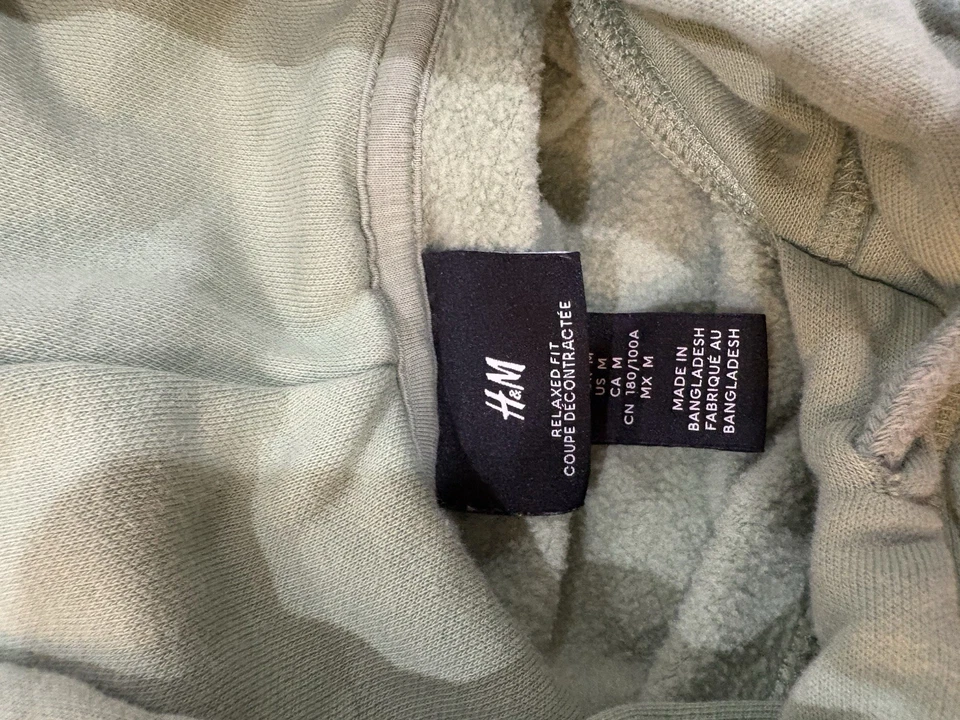 Sudadera básica verde H N M para hombre Foto 2 de 2