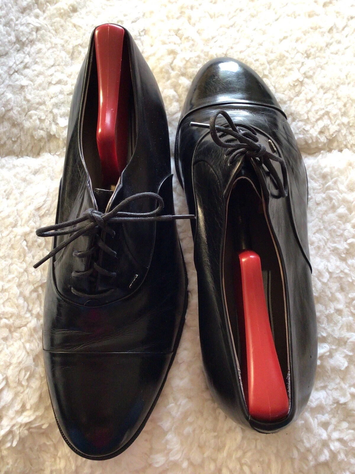 Chaussures habillées homme Christian Dior Le Connaisseur cuir noir logo DIOR métal