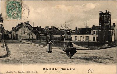 CPA AK Milly - Place de LYON (489202)