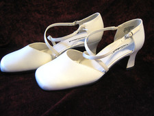 New Wedding Formal Dress Shoes Unlisted Sz 9 Mary Janes White Satin Cuban Heels