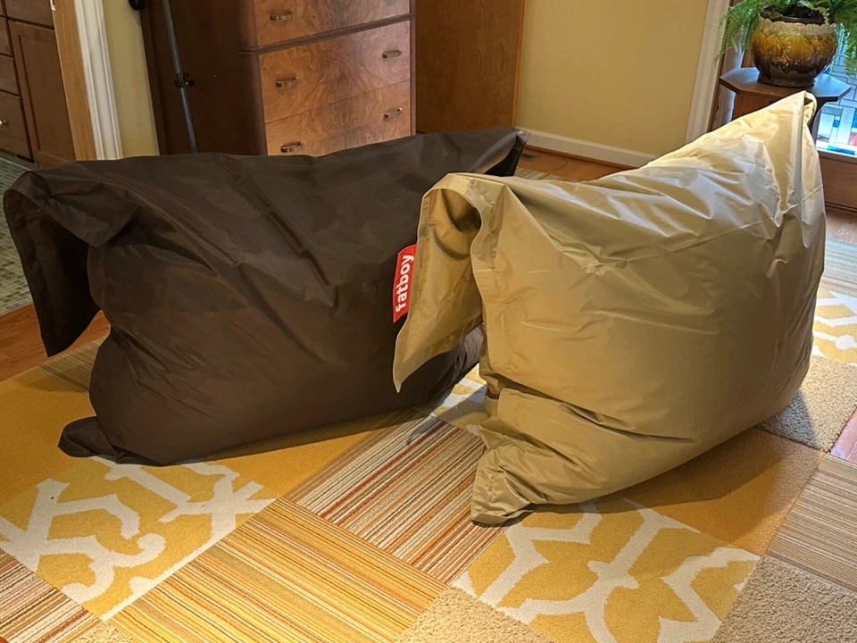 *Dos (2) SILLAS FATBOY ORIGINALES BOLSA FRIJOL COLOR TOSTADO Y MARRÓN OSCURO Foto 4 de 4