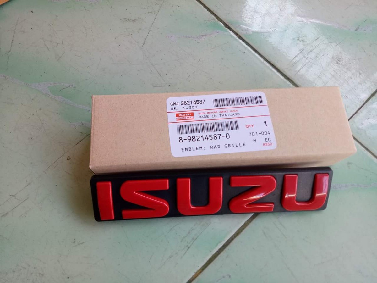 8-98214587-0 FRONT GRILLE LOGO EMBLEM FOR ISUZU MU-X MUX SUV