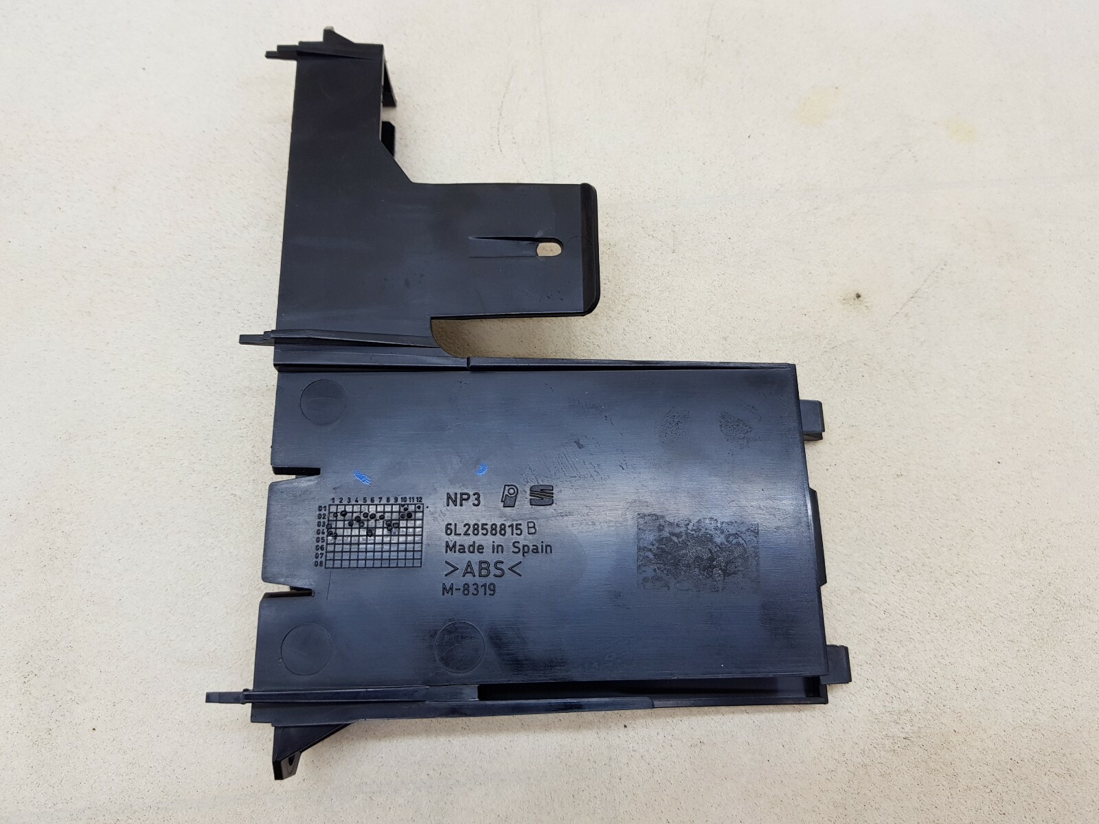 SEAT 6L MK3 0208 HAZARD WARNING LIGHT SWITCH CUP HOLDER TRIM