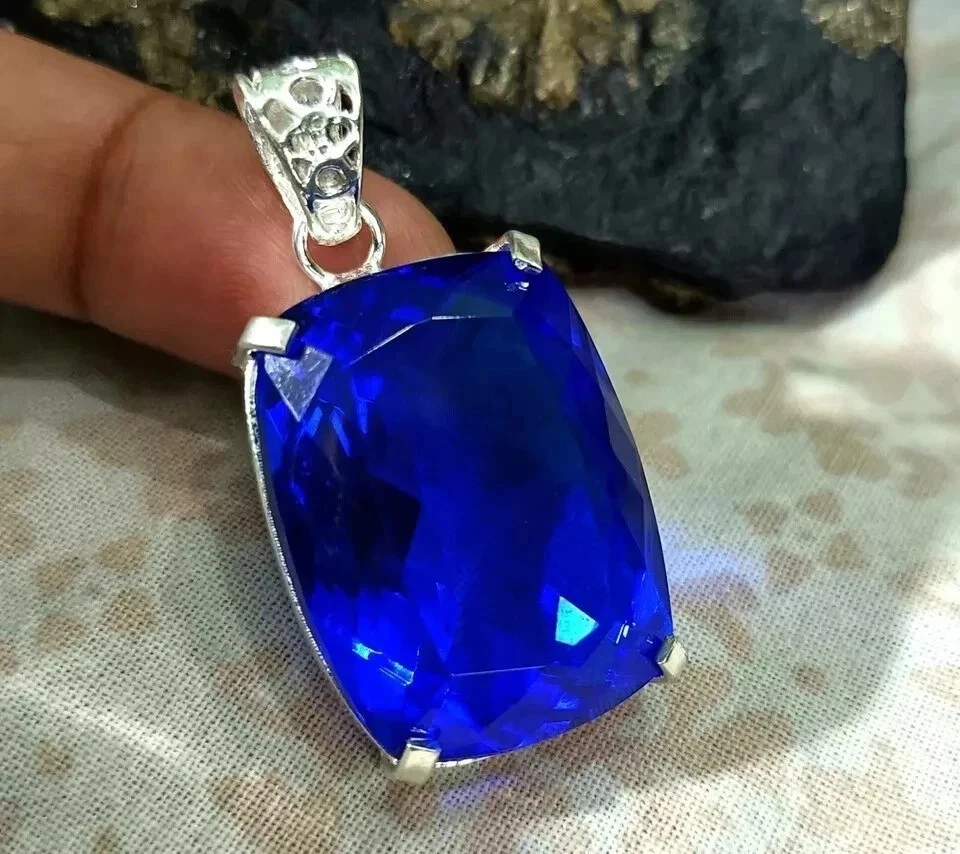 Colgante de piedra preciosa de plata maciza 925 certificado 64 quilates topacio azul natural corte cojín Foto 3 de 4