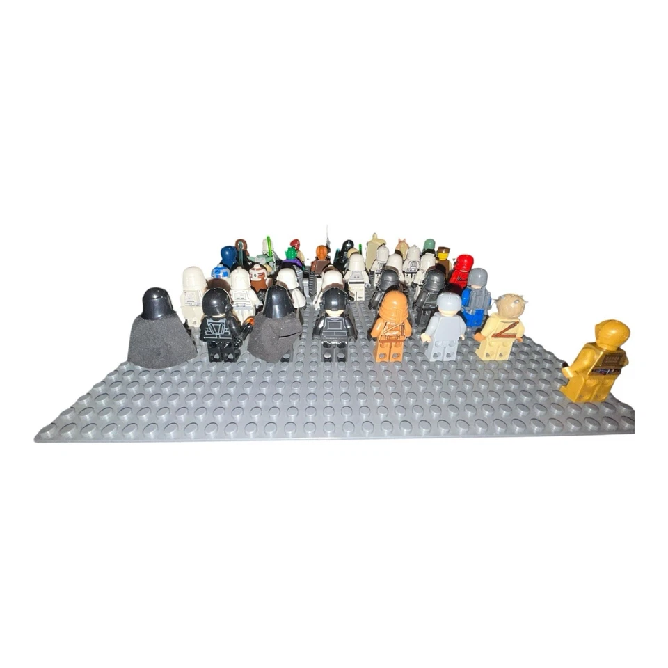 Lego Star Wars Minifigure Lot Of 39 Anakin, Storm Troopers, R2D2, Boba Fett - Image 3 of 4