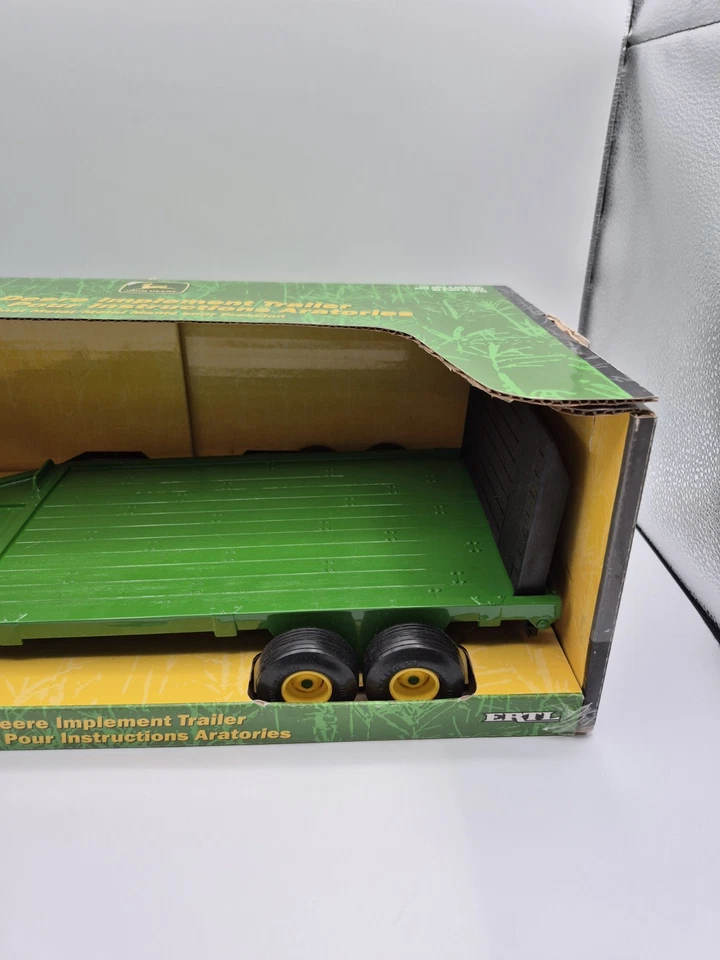 ERTL John Deere Implement Trailer 1/16 Scale Die-Cast #15204 2001 New Sealed - Image 4 of 4