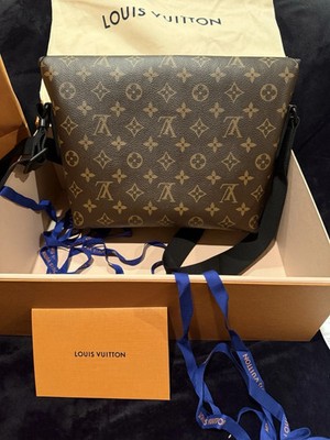 LOUIS VUITTON Magnetic Messenger M45557 Monogram Macassar Shoulder Bag (READ)