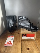 UNUSED VINTAGE 80'S INDUSTRIAL TOTECTORS SAFETY WORK BOOTS STEEL TOE MADE IN UK