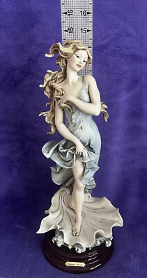 Giuseppe Armani 1993 Collectors Society Figurine VENUS Lady 0881C