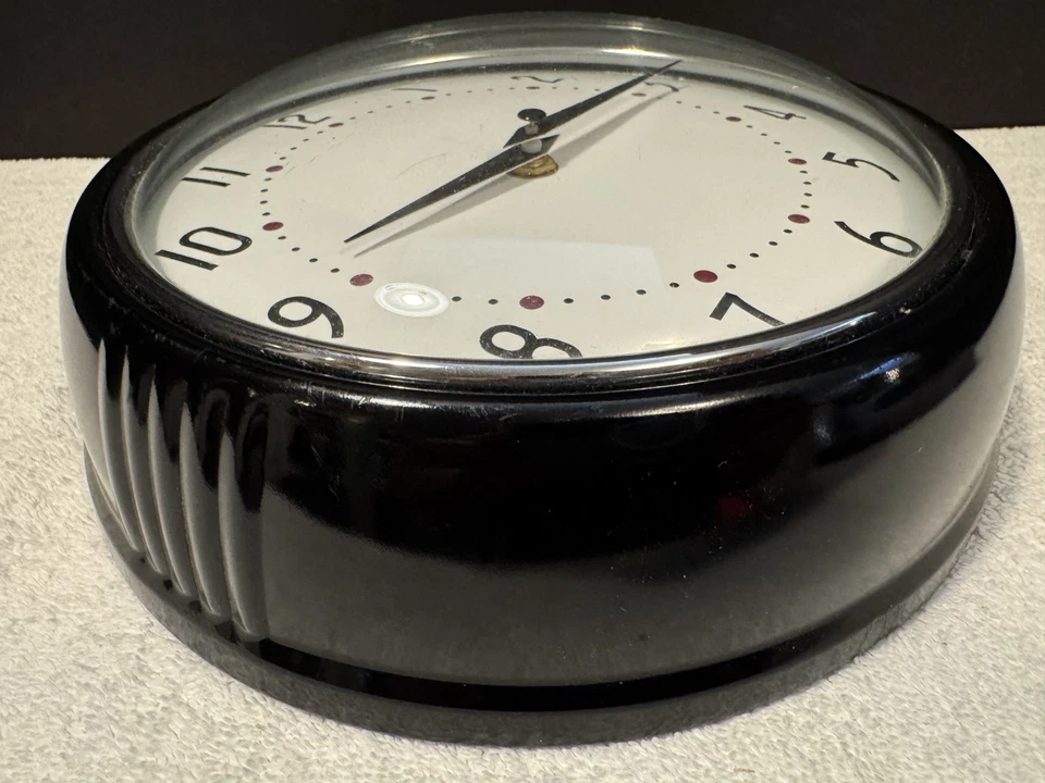 Cool Retro Wall Clock Black Metal Quartz Movement Chrome Trim Ring 9.5" - Image 3 of 4