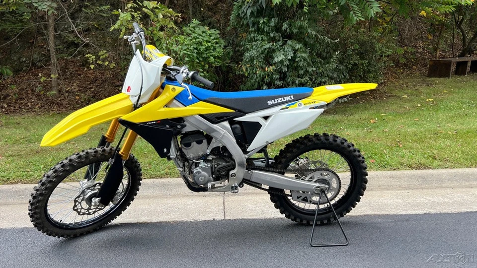 Suzuki RM-Z 250 2025 Foto 2 de 4
