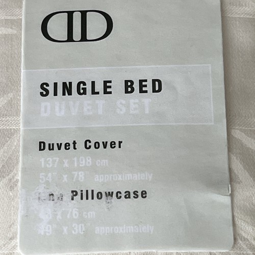 Dreams & Drapes Duvet Set ‘Hamilton’ Single Cream Plain & Textured Polycotton - Picture 3 of 16