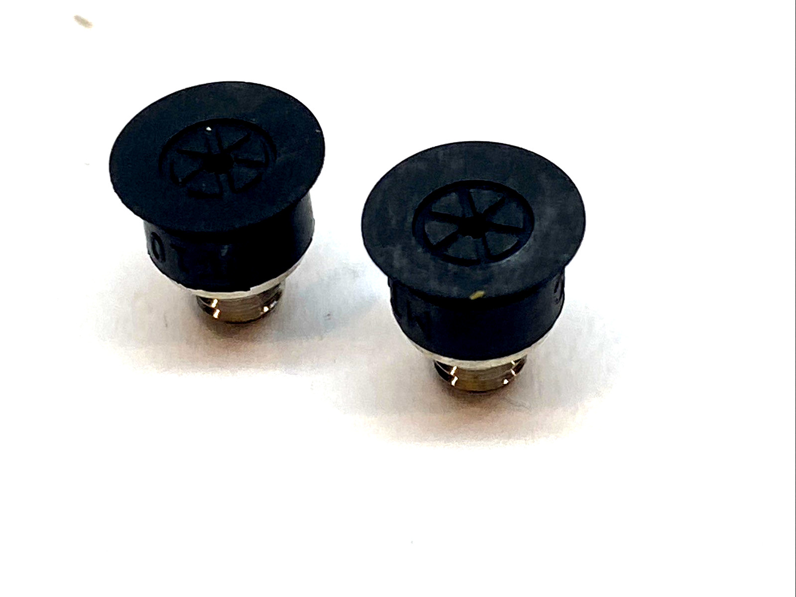 SMC ZP2-TB10MTN-H5 Thin Flat Vacuum Pad 10 mm NBR M5 Male Thread LOT OF 2