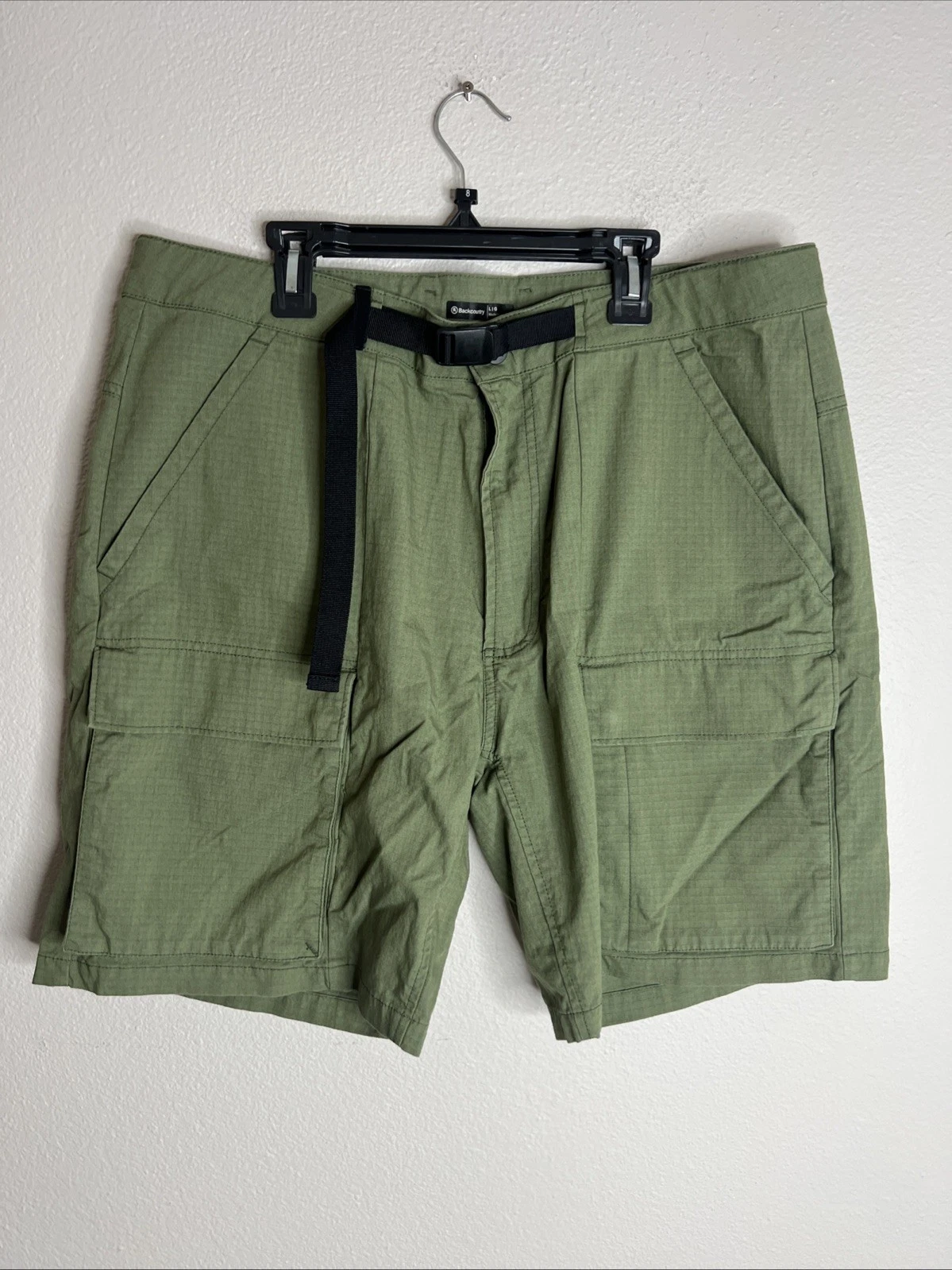 Backcountry Mens Hiking Shorts Large Green Cargo Pockets Belted Rip Stop EUC