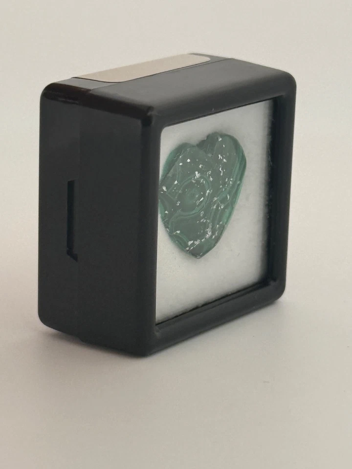 Malachite Cœur Naturel 9,48 Ct - Photo 3/4