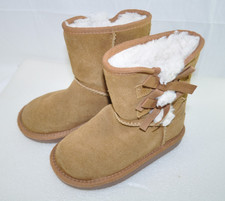 Boots Koolaburra by UGG, kids size 9 1090330, Excellent Condition. Brown w/Bows