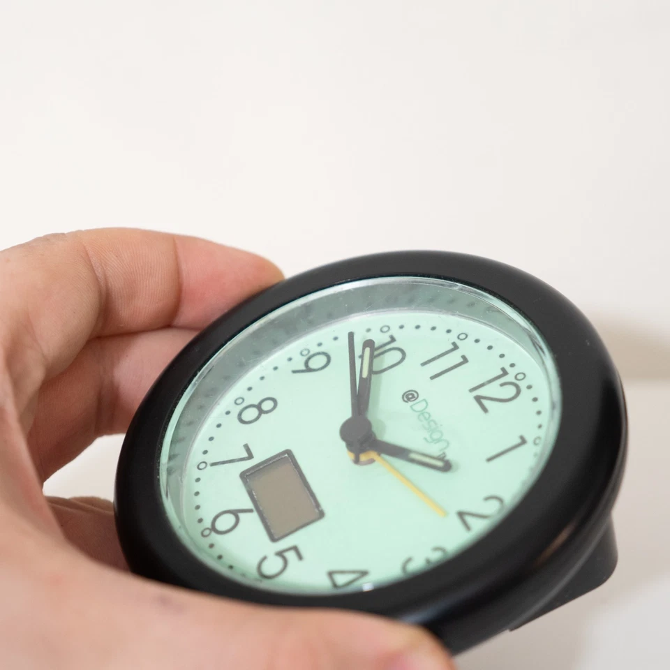 @Design Glow-in-the-dark alarm clock with thermometer, missing battery cover - Image 2 of 4