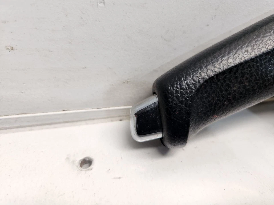 Honda Accord 2009 (sedán/2,4 L/AT) manija de freno de emergencia *negro* Foto 4 de 4